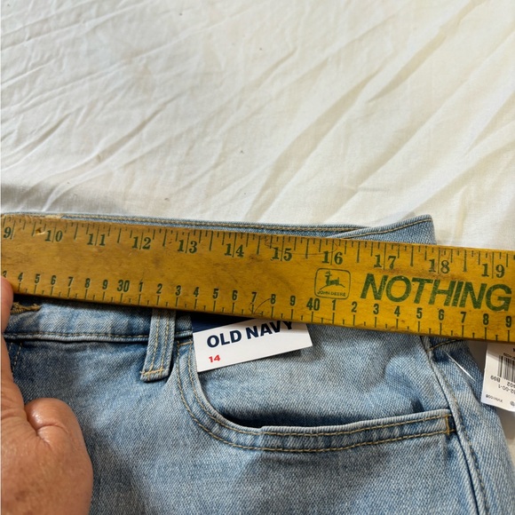 NWT size 14 Old Navy boyfriend ankle jeans. - Picture 5 of 8